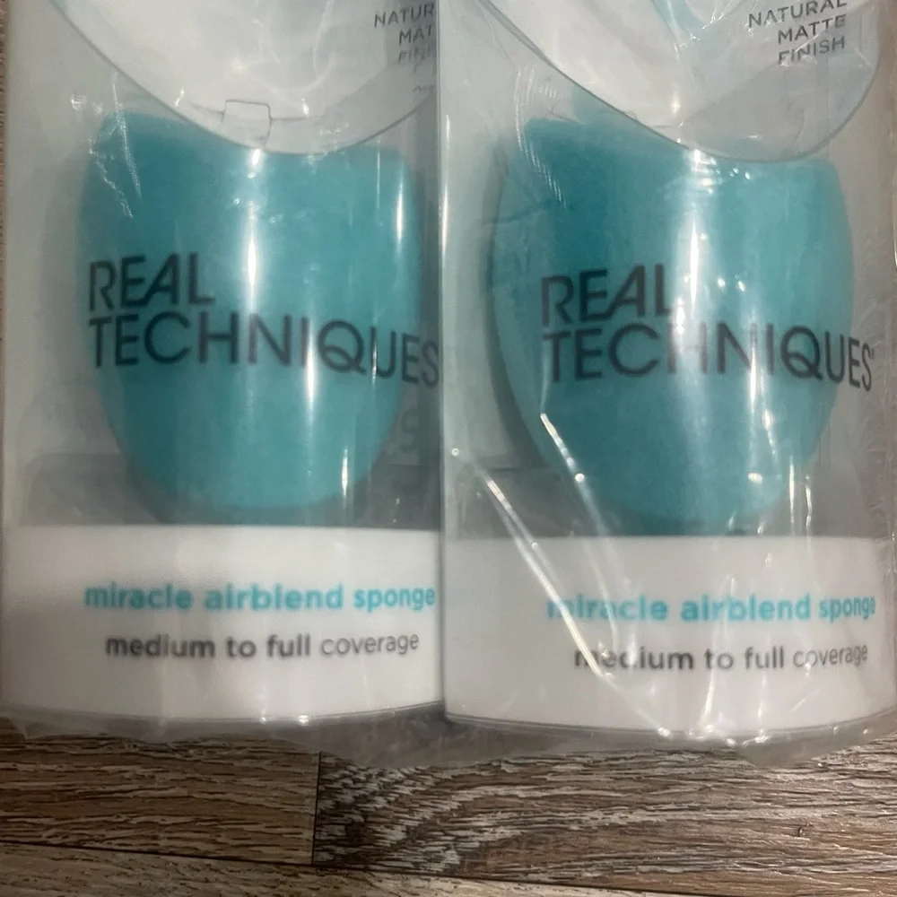 Real Techniques Miracle Complexion Makeup Sponge Lot/Set- Vibrant Orange/Blue
